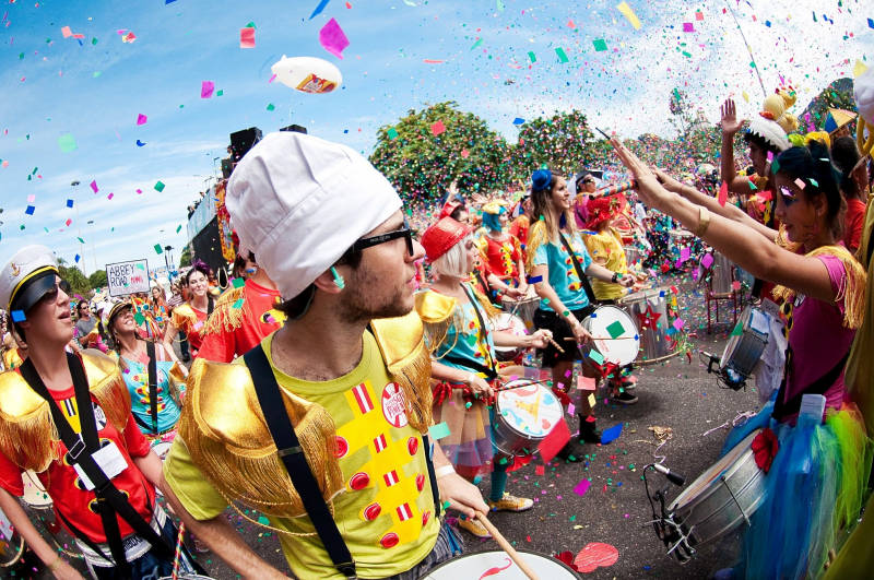 carnaval-blocos-bresil-manaus-deguisement	