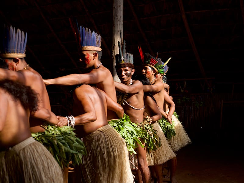 Danse traditionnelle d’un peuple autochtone d’Amazonie
