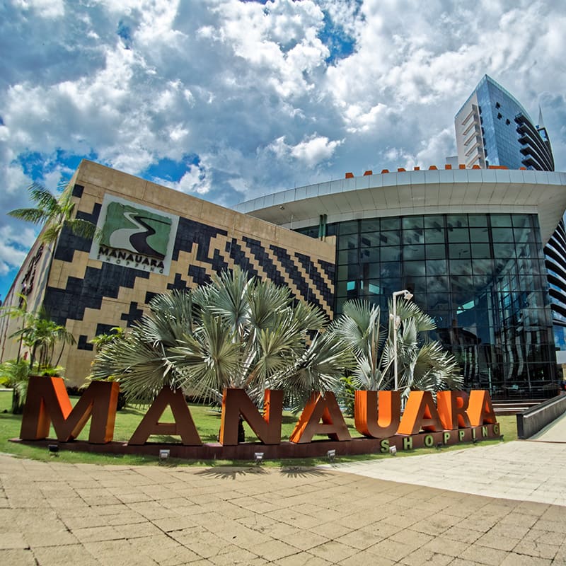 Entrée du Manauara shopping à Manaus