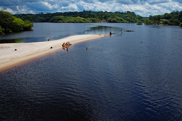 Plage du Tupé à Manaus