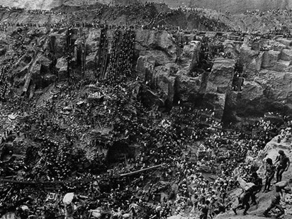 photo-mine-serra-pelada-sebastiao-salgado