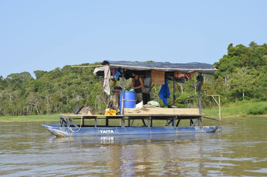 Amazone en bateau